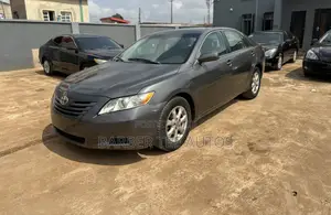 Toyota Camry LE 4dr Sedan (2.4L 4cyl 5A) 2009 Gray