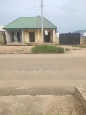 5bdrm Block of Flats in Kuje for sale