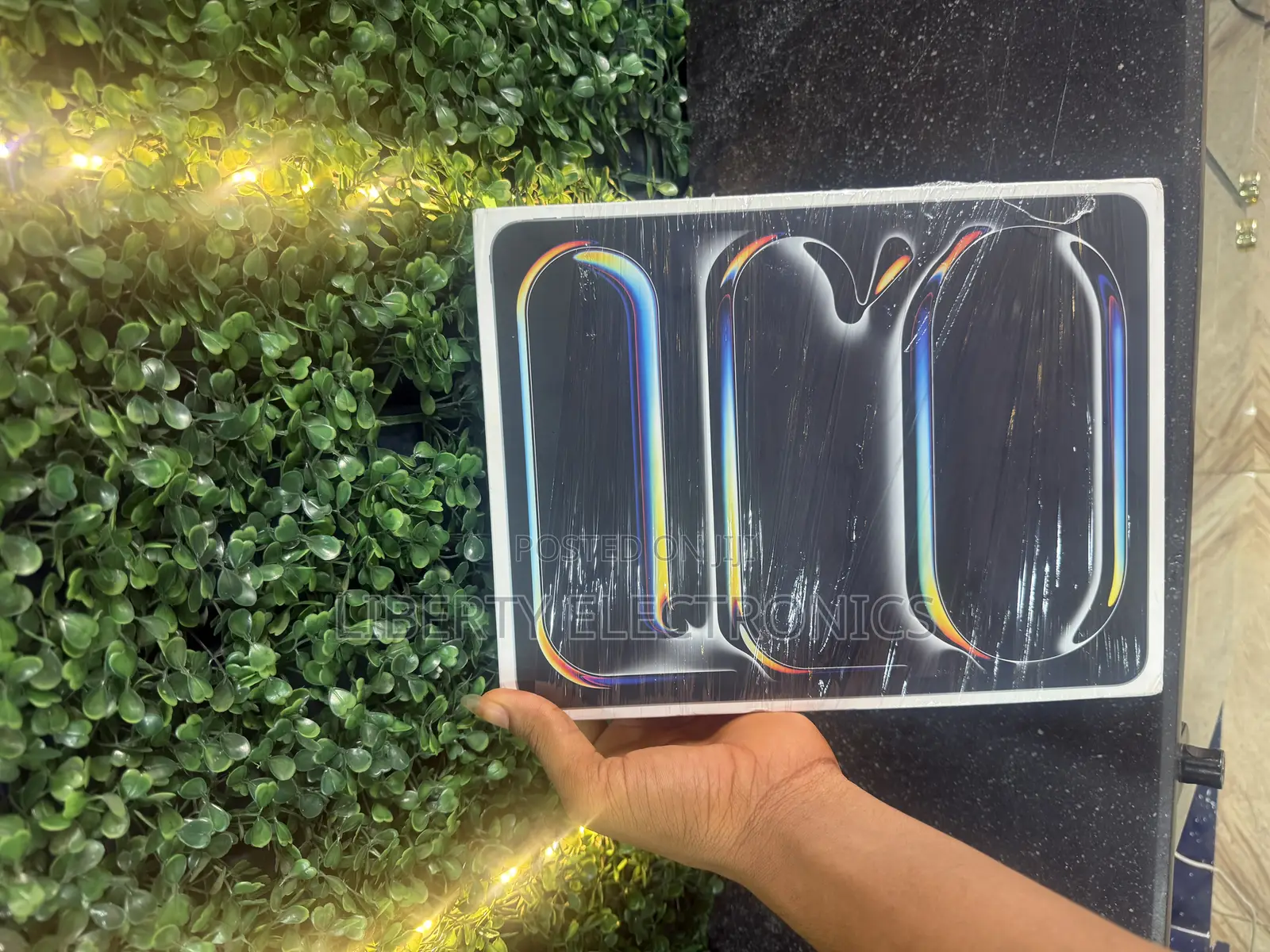 New Apple iPad Pro 13 (2024) 256 GB