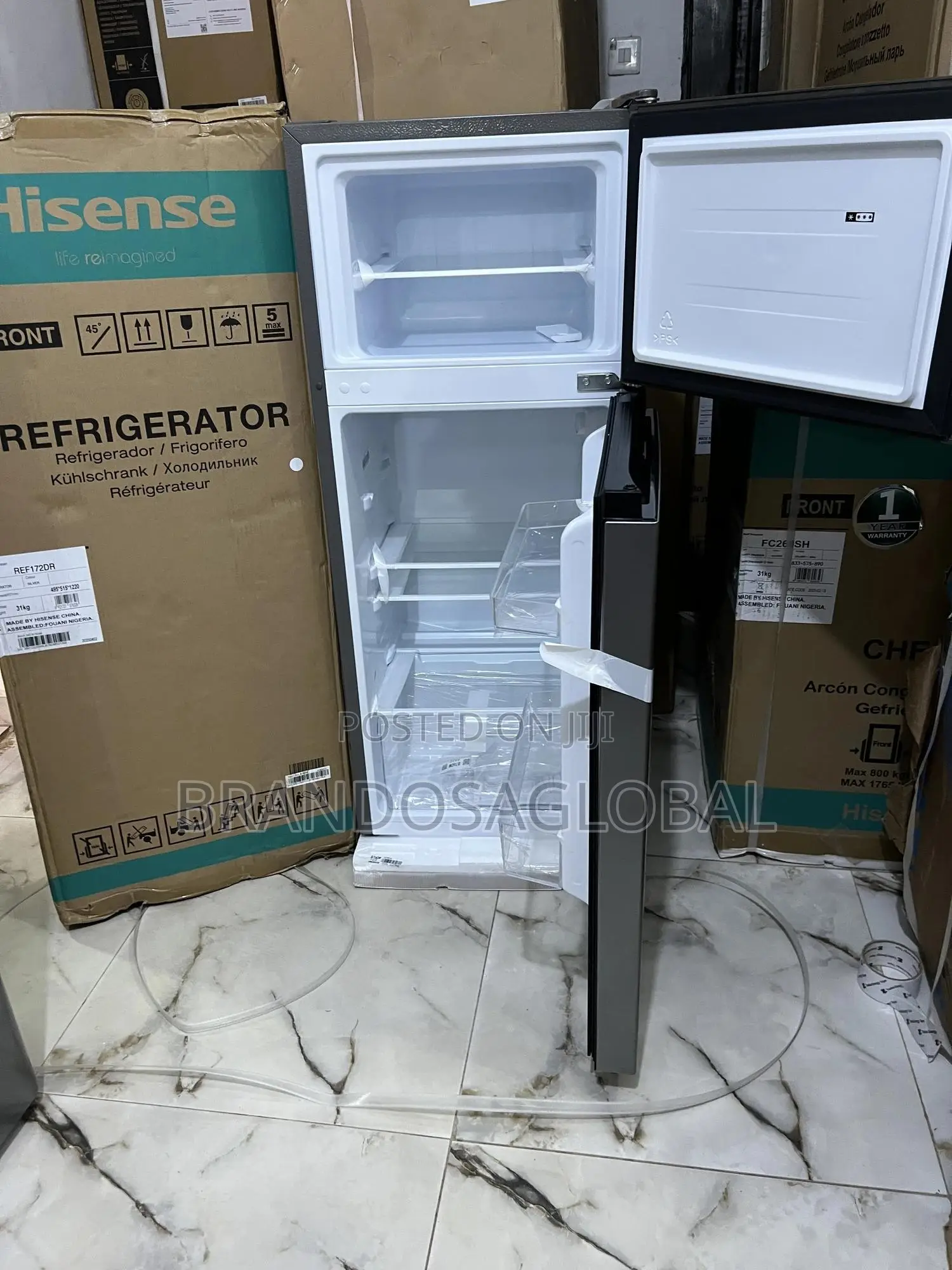 Stylish Silver Hisense Fridge – 124l