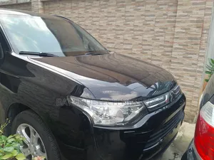 Mitsubishi Outlander 2014 Black