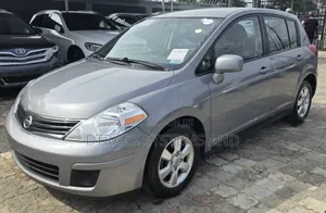 Nissan Versa 1.8 S Hatchback CVT 2012 Gray