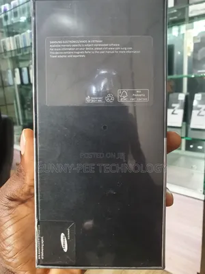 New Samsung Galaxy Z Flip4 128 GB Black