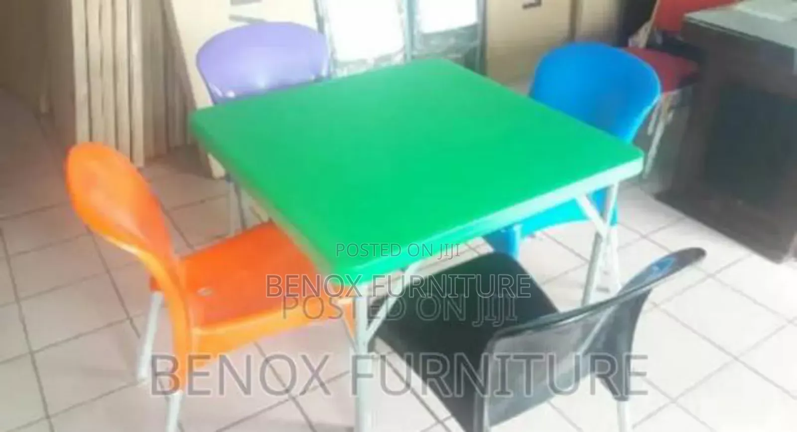 Quality Plastic Table With Metal Base