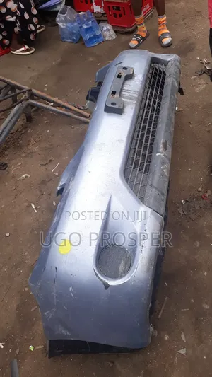 Front Bumper Matrix 2005