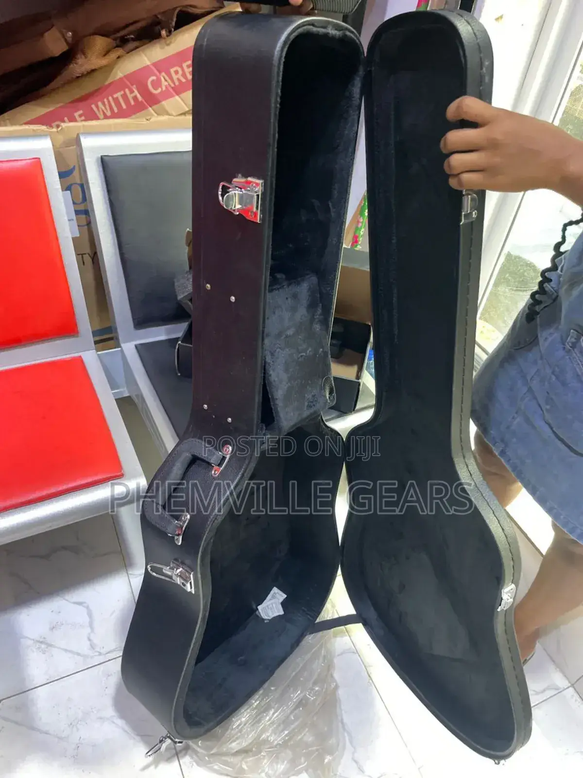Acoustic Hardcase Bag.