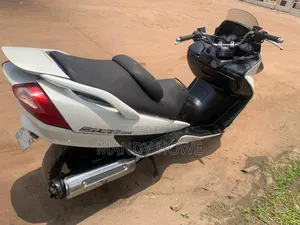 Suzuki 2015 White