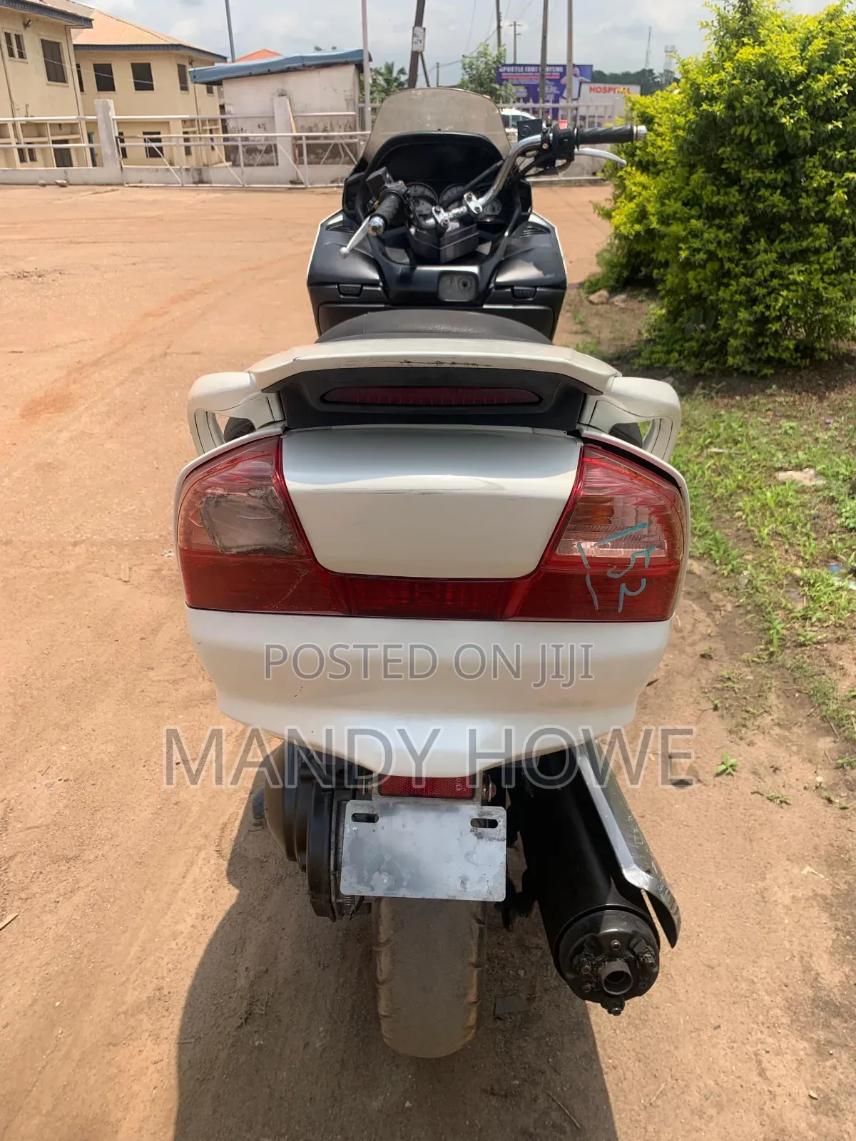 Suzuki 2015 White