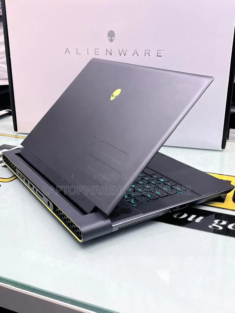 Laptop Dell Alienware M16 R1 16GB Intel Core I9 SSD 1T