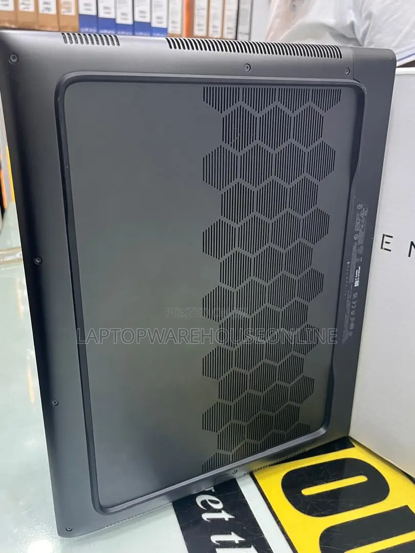 Laptop Dell Alienware M16 R1 16GB Intel Core I9 SSD 1T