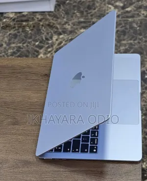 Laptop Apple MacBook Air 2025 M4 15-Inch 16GB Apple M4 SSD 256GB