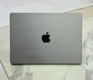 Laptop Apple MacBook Air 2024 M3 13-inch 16GB Apple M3 SSD 256GB