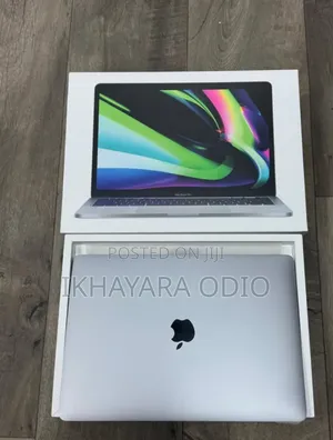 Laptop Apple MacBook Pro 2022 M2 8GB Apple M2 SSD 512GB