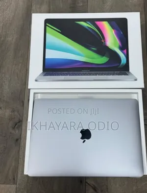 Laptop Apple MacBook Pro 2022 M2 8GB Apple M2 SSD 512GB