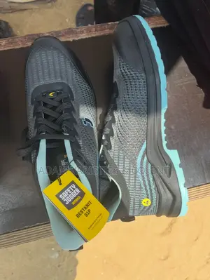 Safety Jogger Work Shoe