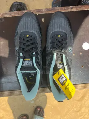 Safety Jogger Work Shoe