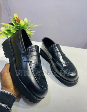 Black Leather Elevated Shoe