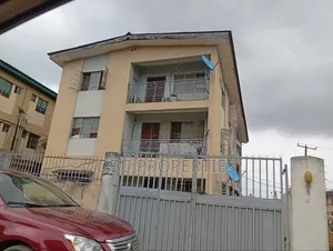 2bdrm Block of Flats in Soluyi for sale