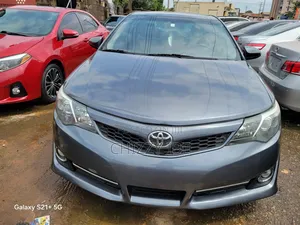 Toyota Camry SE 4dr Sedan (2.5L 4cyl 6A) 2013 Gray