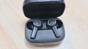 Bang and Olufsen 980, With Optimized Sound and Noise Cancel.