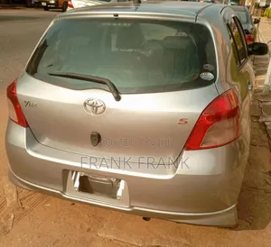 Toyota Yaris 2010 Gray
