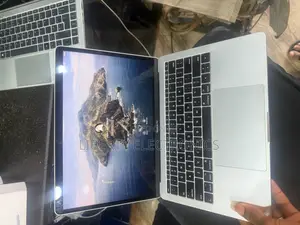 Laptop Apple MacBook Pro 2017 8GB Intel Core I5 SSD 128GB