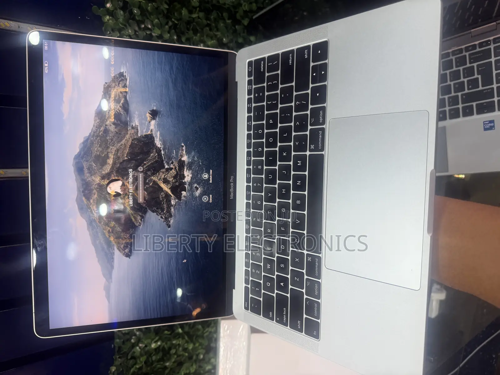 Laptop Apple MacBook Pro 2017 8GB Intel Core I5 SSD 128GB