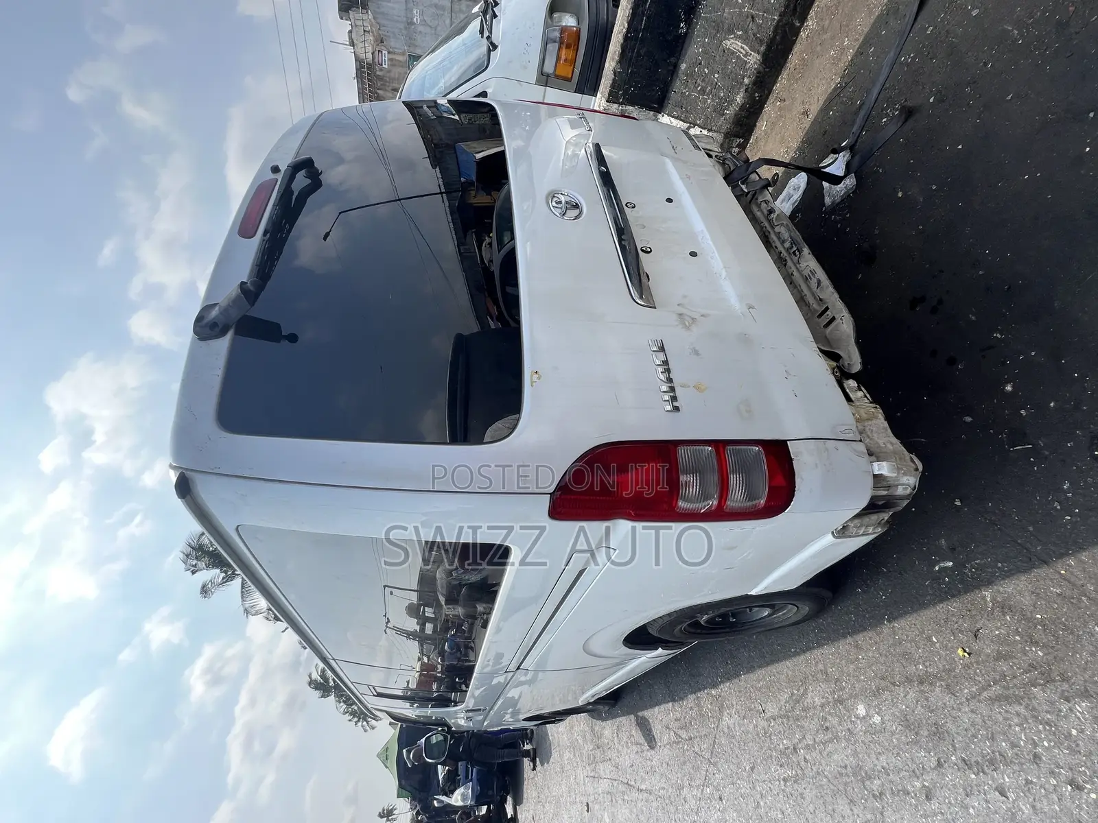 Toyota HiAce 2012