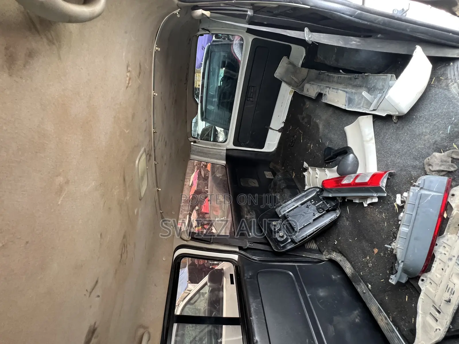 Toyota HiAce 2012