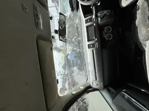 Toyota HiAce 2012