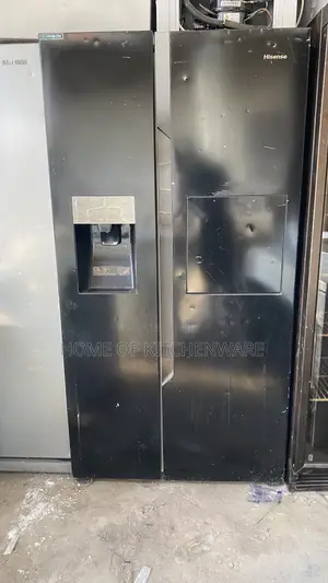Hisense Side by Side Refrigerator With Ice and Water Dispenser