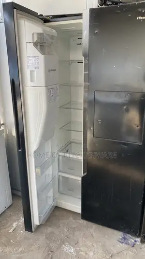 Hisense Side by Side Refrigerator With Ice and Water Dispenser
