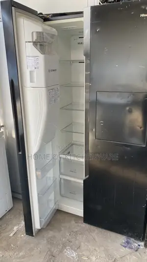 Hisense Side by Side Refrigerator With Ice and Water Dispenser