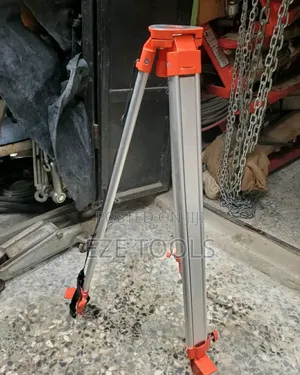Levelling Tripod Stand