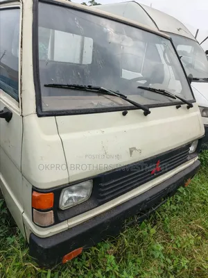 Mitsubishi Delica 2001 White