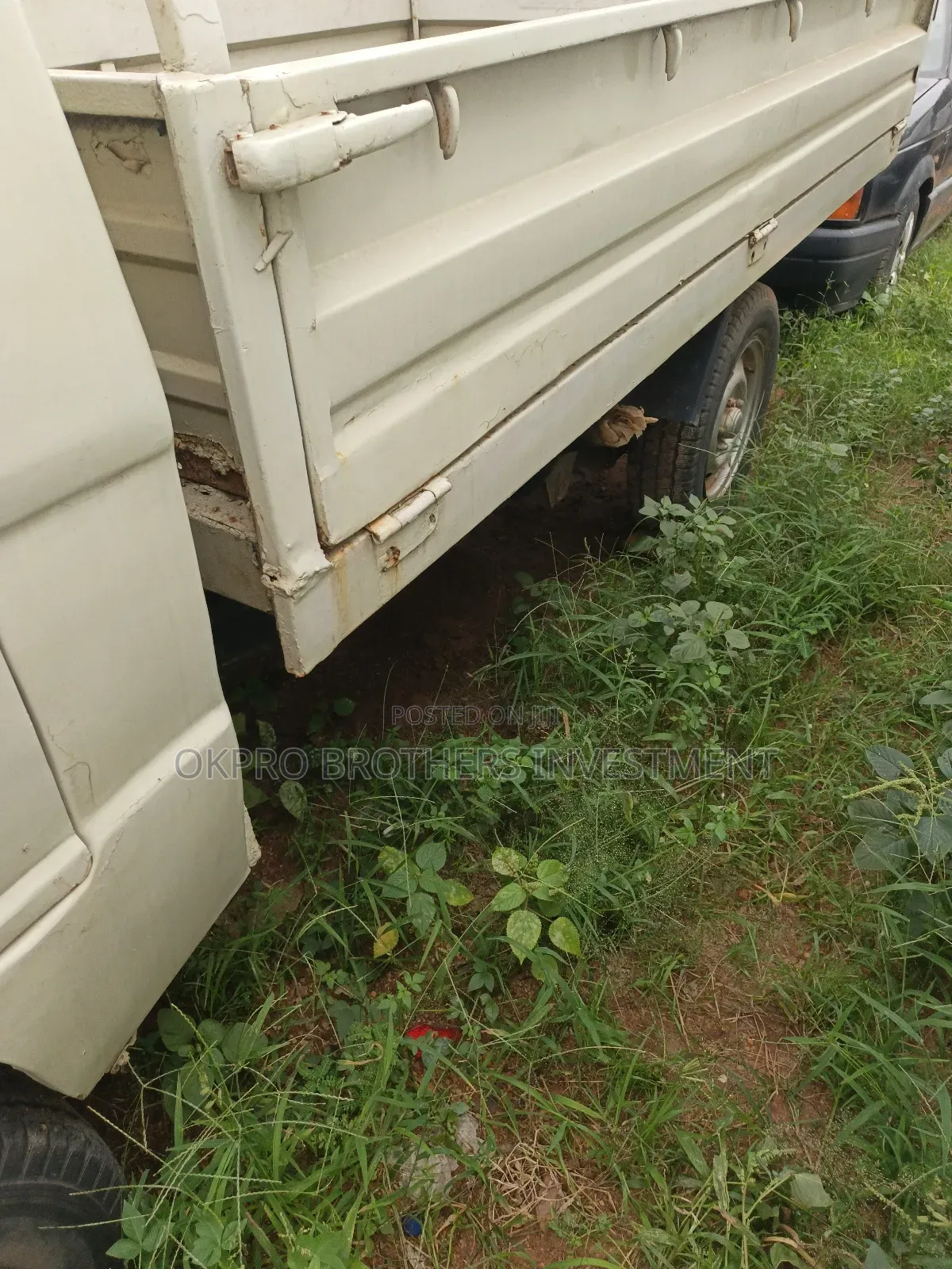 Mitsubishi Delica 2001 White