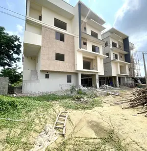 4bdrm Duplex in Obanikoro Lagos for sale