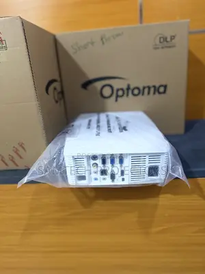 Short Throw Optoma  Large Venue And Closer Project