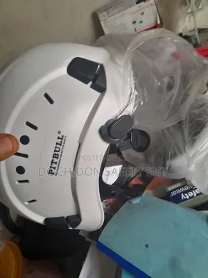 4 Chain Strap Helmet