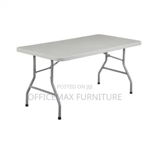 Round Banquet Table