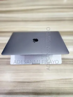 Laptop Apple MacBook Pro 2022 M2 8GB Apple M2 SSD 256GB