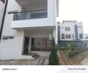 3bdrm Block of Flats in Godab Estate, Life Camp for rent