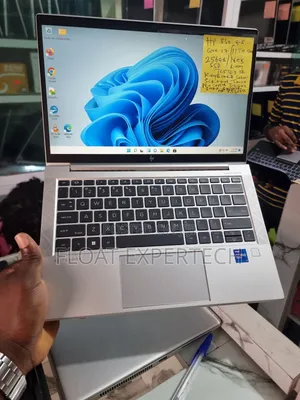 Laptop HP EliteBook 830 G8 16GB Intel Core I7 SSD 256GB