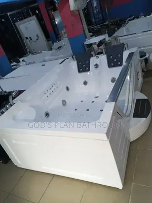 Double Jacuzzi With Glass
