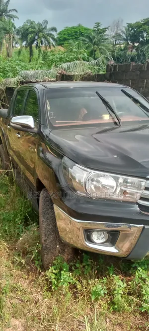 Toyota Hilux 2.7 VVT-i 4X4 SRX 2012 Black