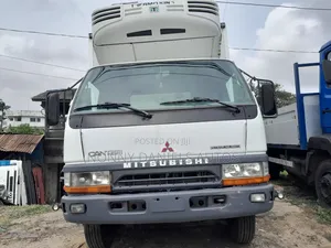 Mitsubishi Canter 2005 White