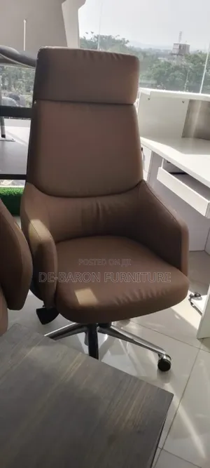 Office Chair/Swivel