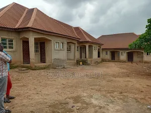 7bdrm Block of Flats in Karu for sale