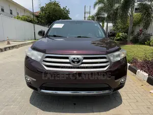 Toyota Highlander Limited 2012 Purple