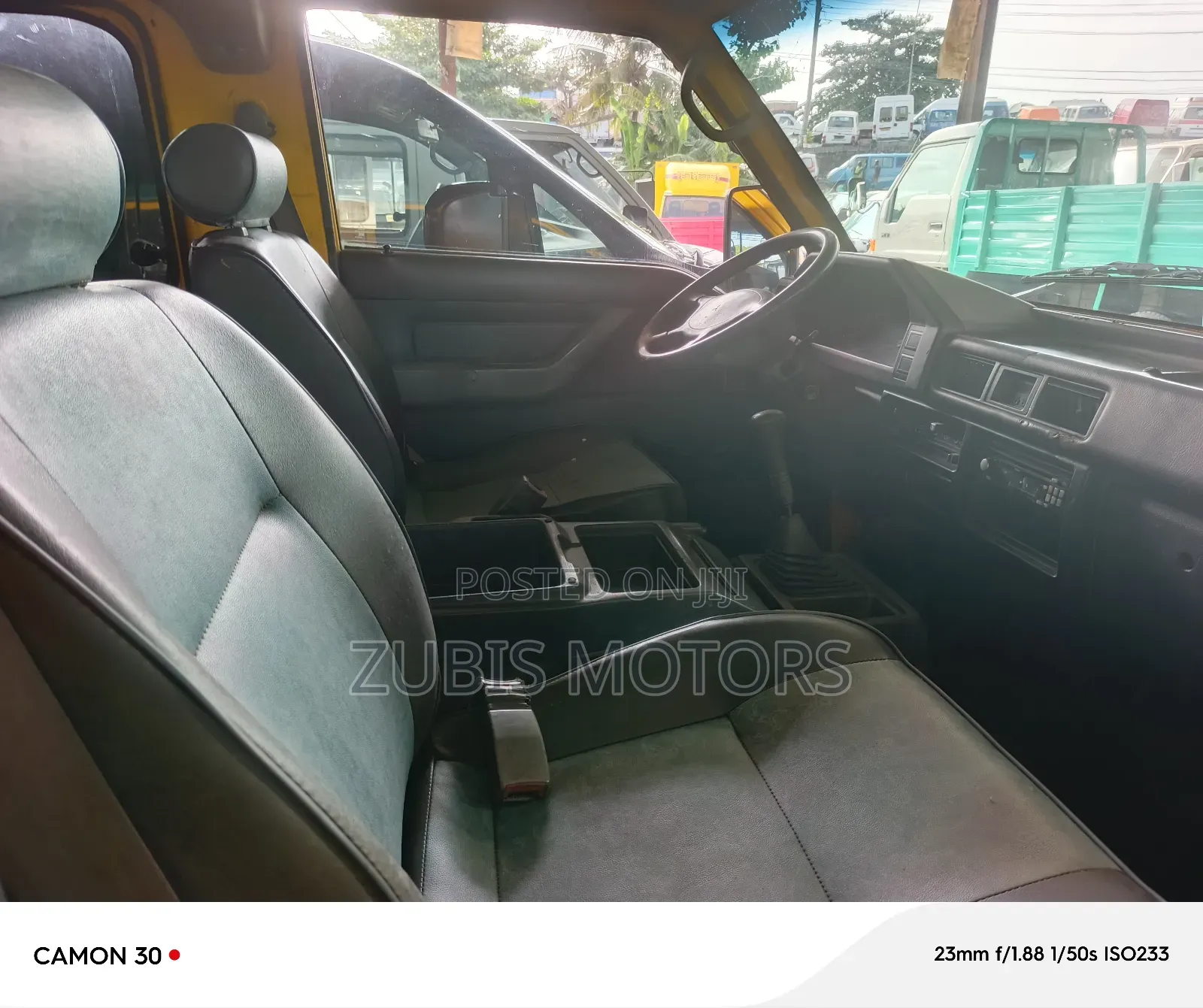 Mitsubishi Delica 2005 Yellow